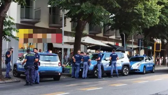 Un intervento della polizia in centro a Udine