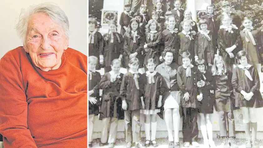 Vittorina Ros Bazzo: a destra la maestra in un’immagine con una delle classi in cui ha insegnato