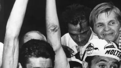Gimondi e Merckx nel 1972, dopo la vittoria di Merckx al Tour (Allsport Hulton/Archive)