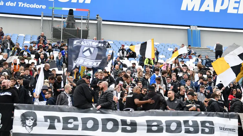 Il settore occupato dagli 881 tifosi friulani a Reggio Emilia
