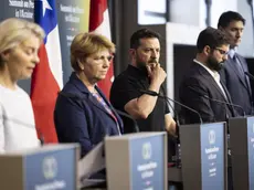 epa11415098 (L-R) European Commission President Ursula von der Leyen, Swiss Federal President Viola Amherd, Ukrainian President Volodymyr Zelensky, Chile's President Gabriel Boric and Canada's Prime Minister Justin Trudeau attend the closing press conference of the Summit on Peace in Ukraine in Stansstad near Lucerne, Switzerland, 16 June 2024. International heads of state gather on 15 and 16 June at the Buergenstock Resort in central Switzerland for the two-day Summit on Peace in Ukraine. EPA/MICHAEL BUHOLZER / POOL EDITORIAL USE ONLY