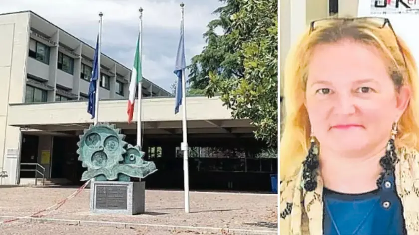 L’ingresso dell’istituto tecnico Kennedy di Pordenone, a destra la dirigente Laura Borin
