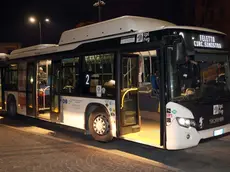 La linea 2, sabato sera, è stata presa di mira da un gruppo di ragazzini che avevano cercato di forzare le porte del mezzo in corsa