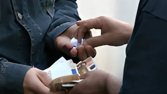 A Udine lo spaccio è un fenomeno che riguarda non solo parchi e la zona della stazione, ma anche androni e garage di condomini e aree di parcheggio