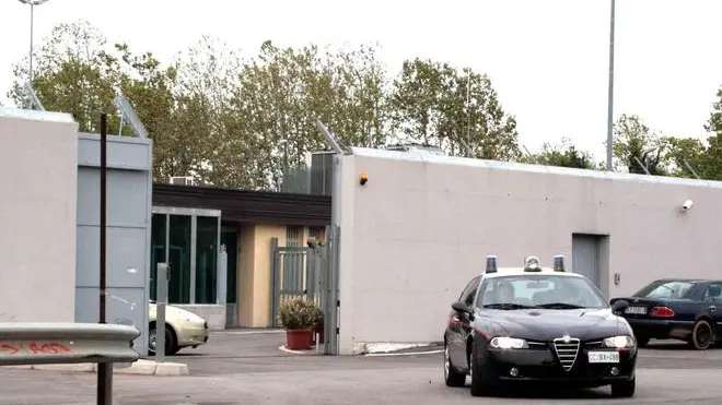 L'ingresso del Centro di identificazione ed espulsione di Gradisca d'Isonzo (Gorizia). ANSA/ALBERTO LANCIA/